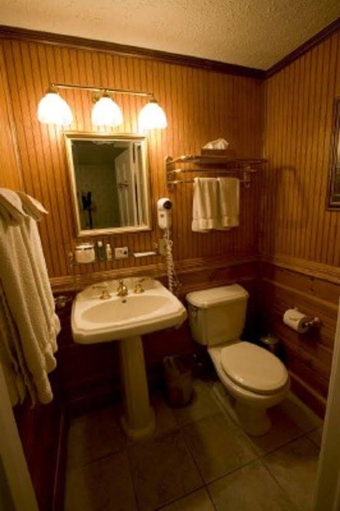 Julias Bed And Breakfast Hubbard Esterno foto